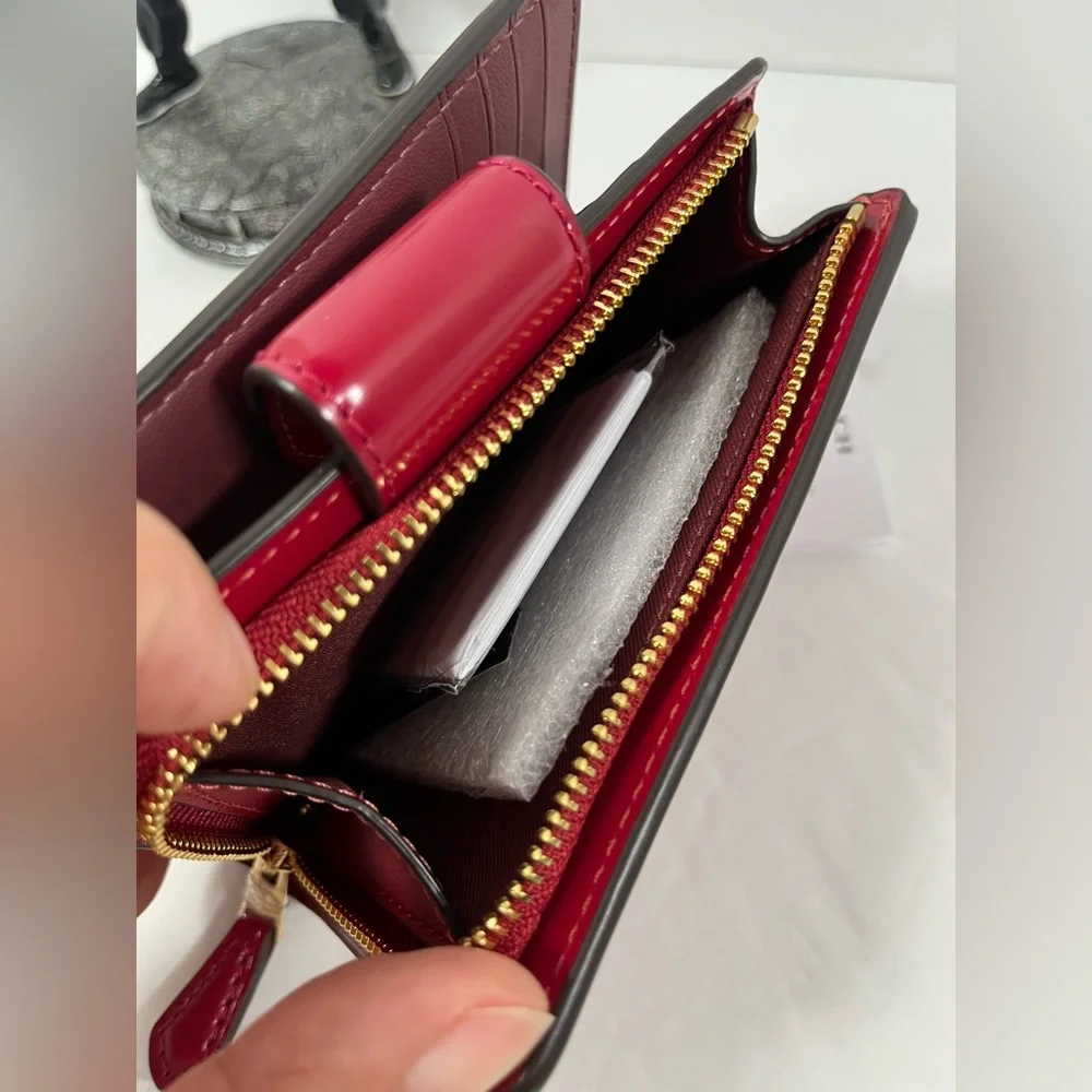 Coach Medium Corner Zip Wallet NWT - Picture 8 of 9
